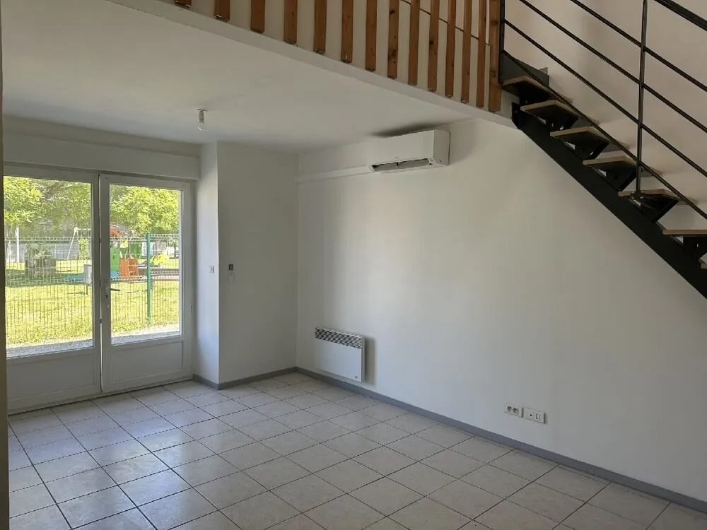 Living Room - Duplex Apartment with Parking in Gaillac