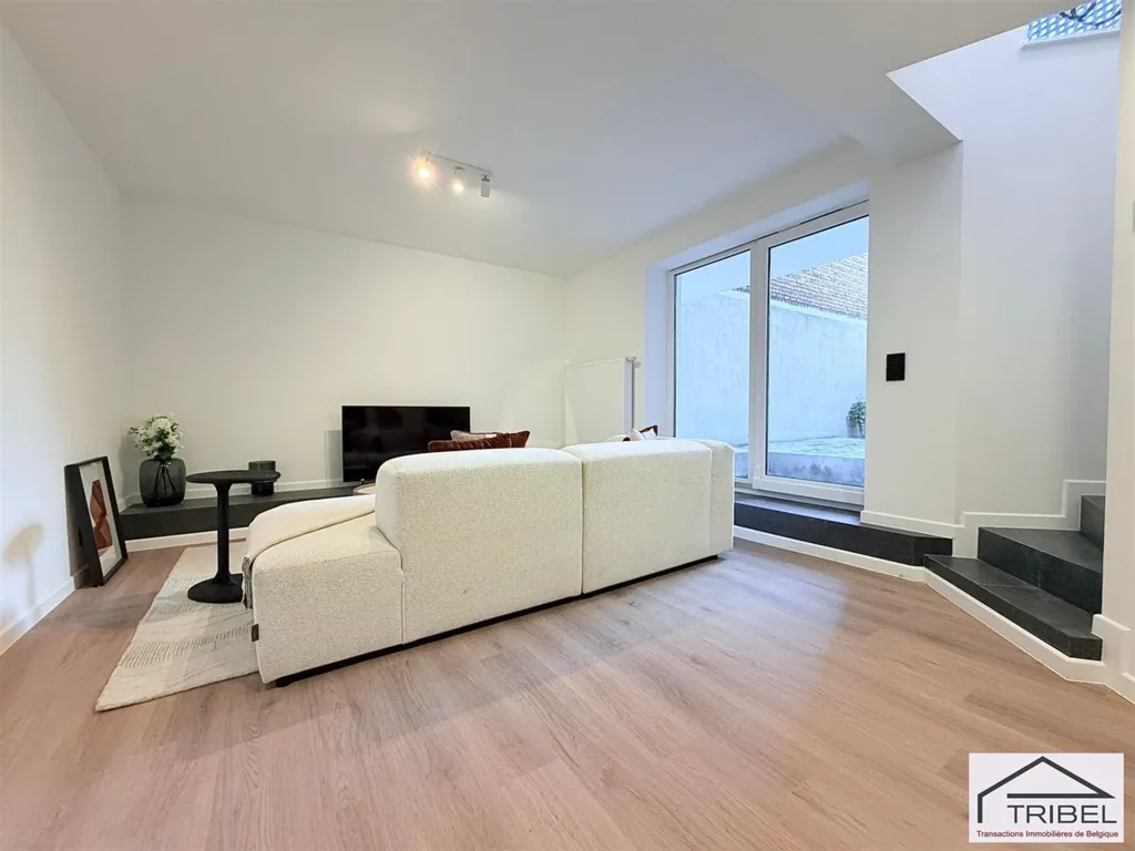 Séjour - Duplex Rénové avec Terrasse à Schaerbeek