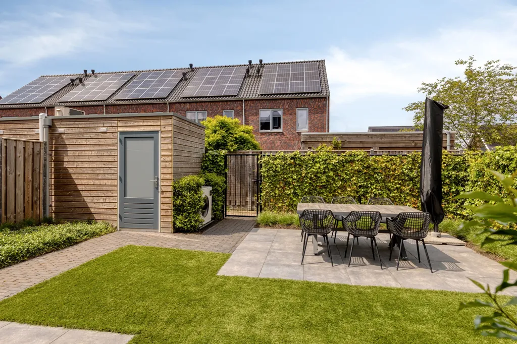 Jardin - Energetically Efficient Corner House with Garden in De Run