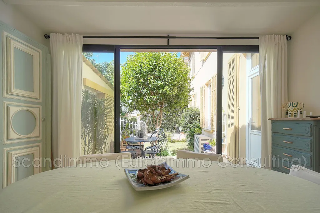 Terrace - Luxury Flat with Private Garden in Cannes