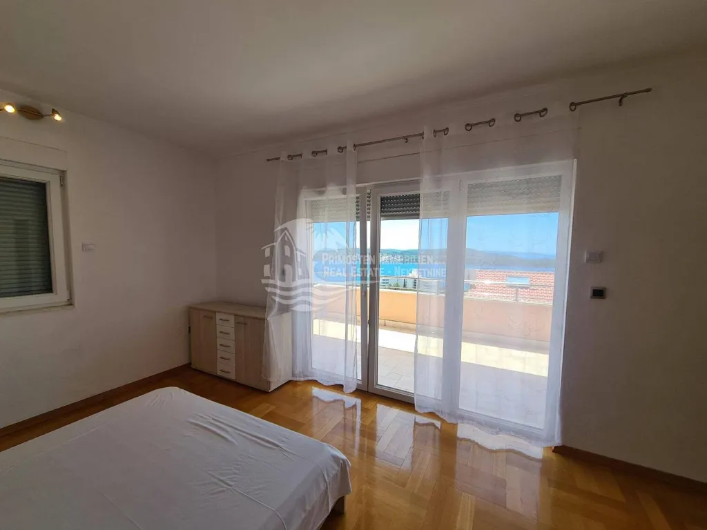 Magamistoad - Penthouse with Sea View near Trogir
