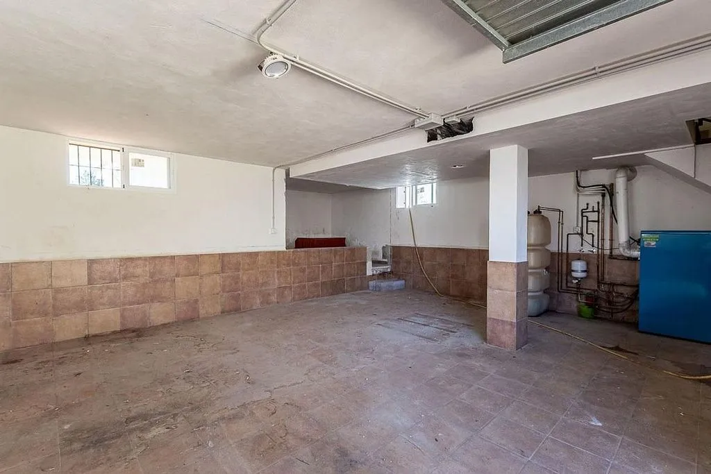 Garage - Chalet with Pool in Otura, Granada