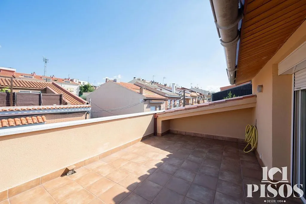 Terraced House with Balcony in Ca n'Oriol
