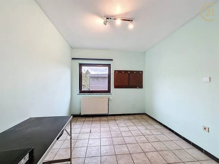 Toad - Renovatable House with Garden in Dave