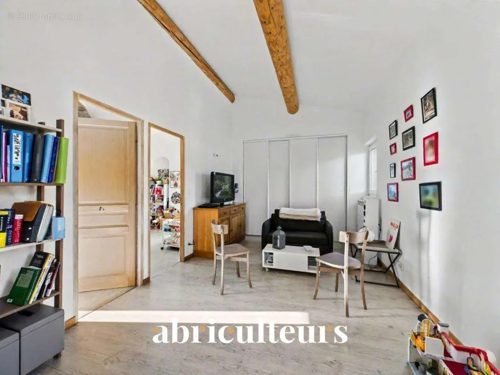 Living Room - Contemporary Villa with Panoramic View in Luberon