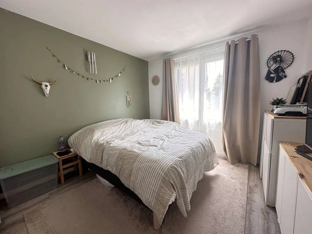 Magamistoad - Bright 4-Bed Flat with Balcony in City Centre