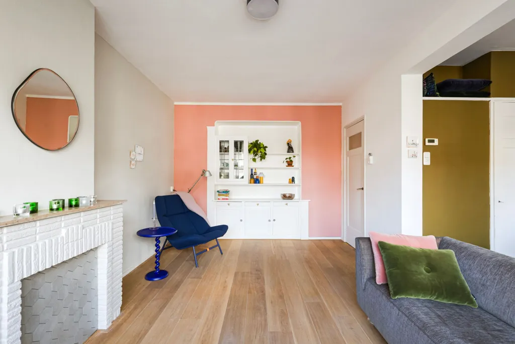 Séjour - 1940s Apartment with South-Facing Balcony in Blijdorp