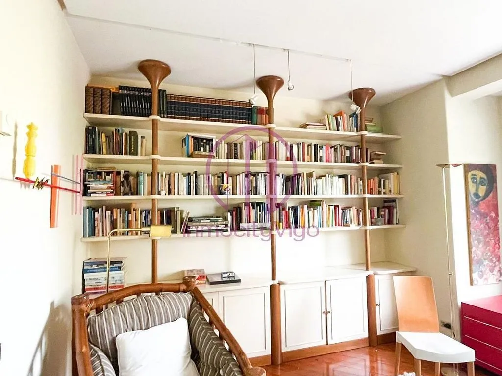 Bureau - Apartment with Ascender in Vigo's Old Town