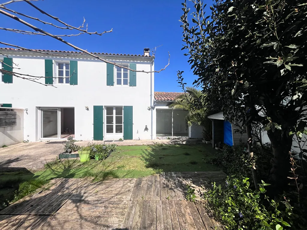 Aed - House with South-Facing Garden in La Flotte