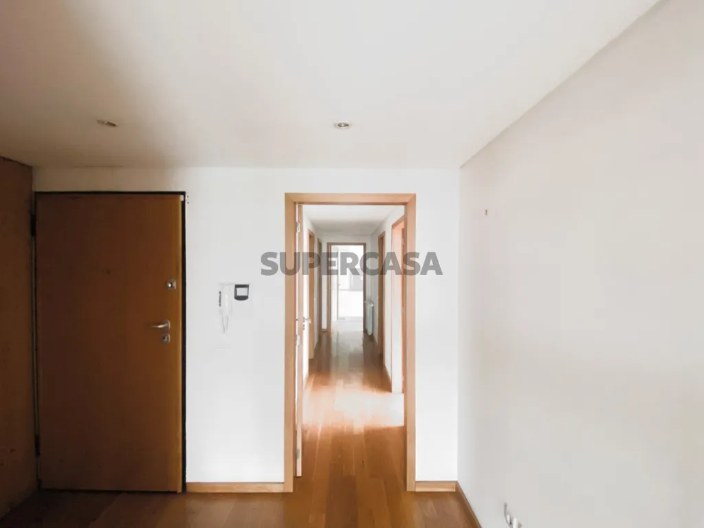 Esik - Duplex T4+1 with Sea Views in Matosinhos