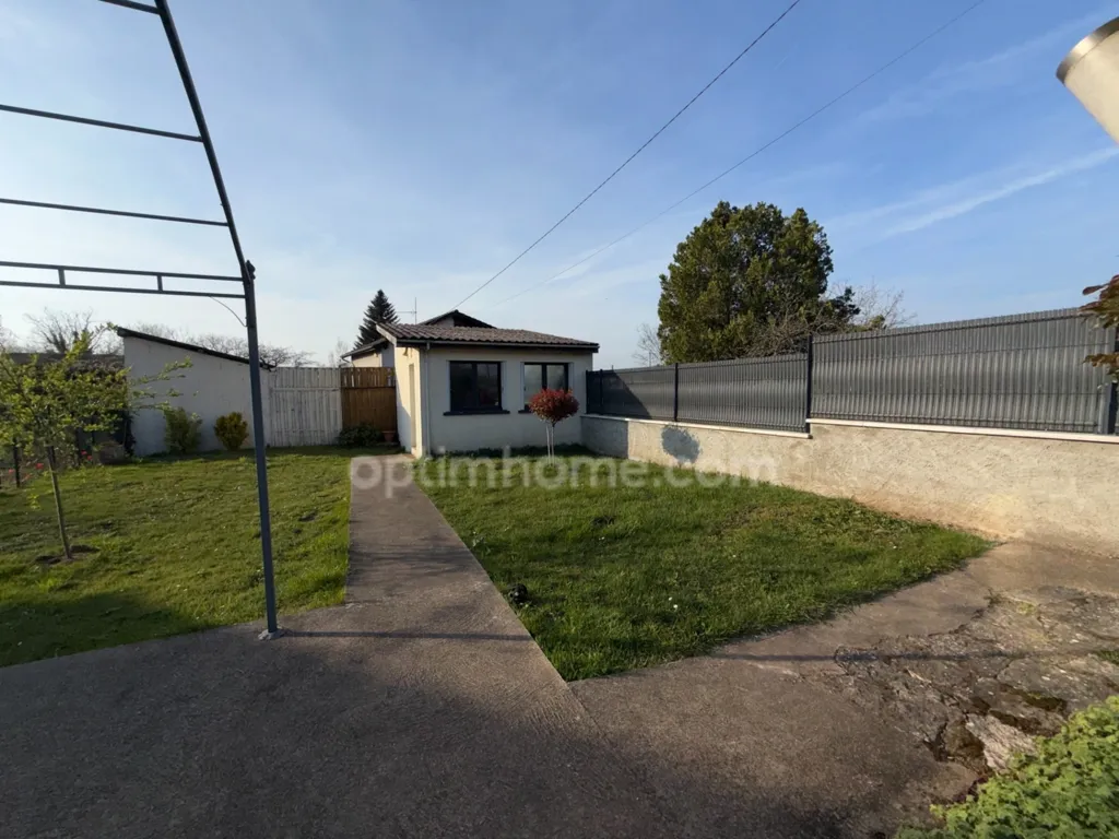 Jardin - Maison de Plain-Pied avec Jardin à Heuilley-sur-Saône