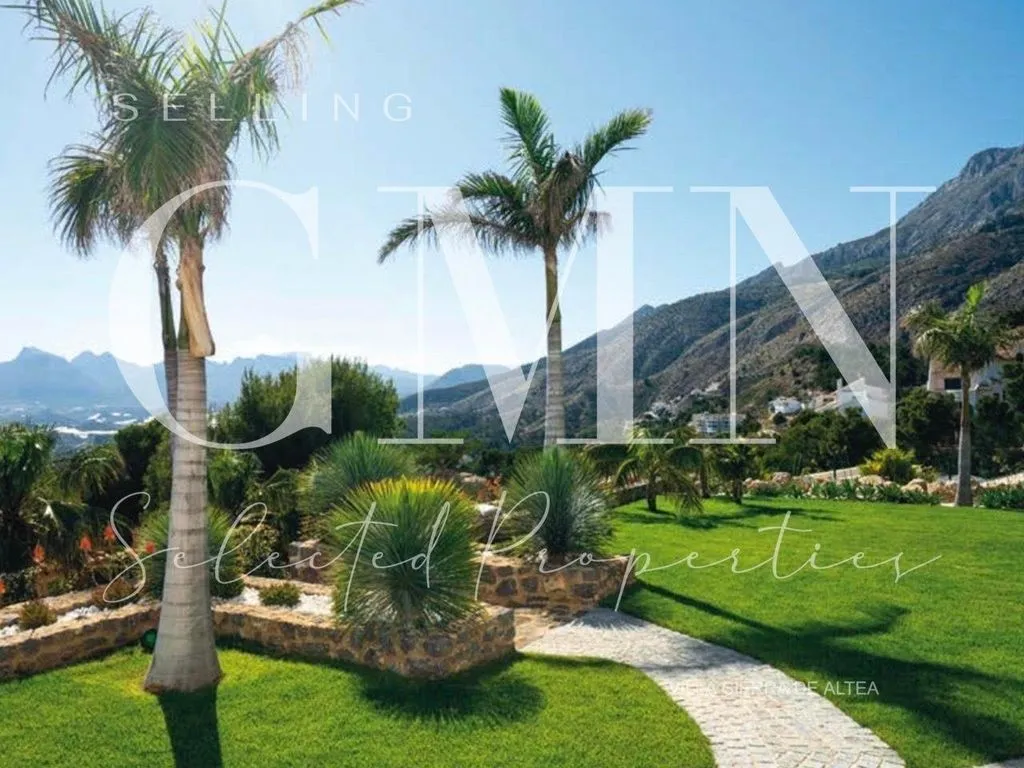 Garden - Luxury Villa with Sea View in Altea