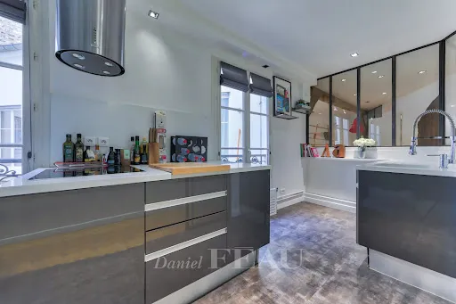 Appartement 8 pièces à Paris 8ème