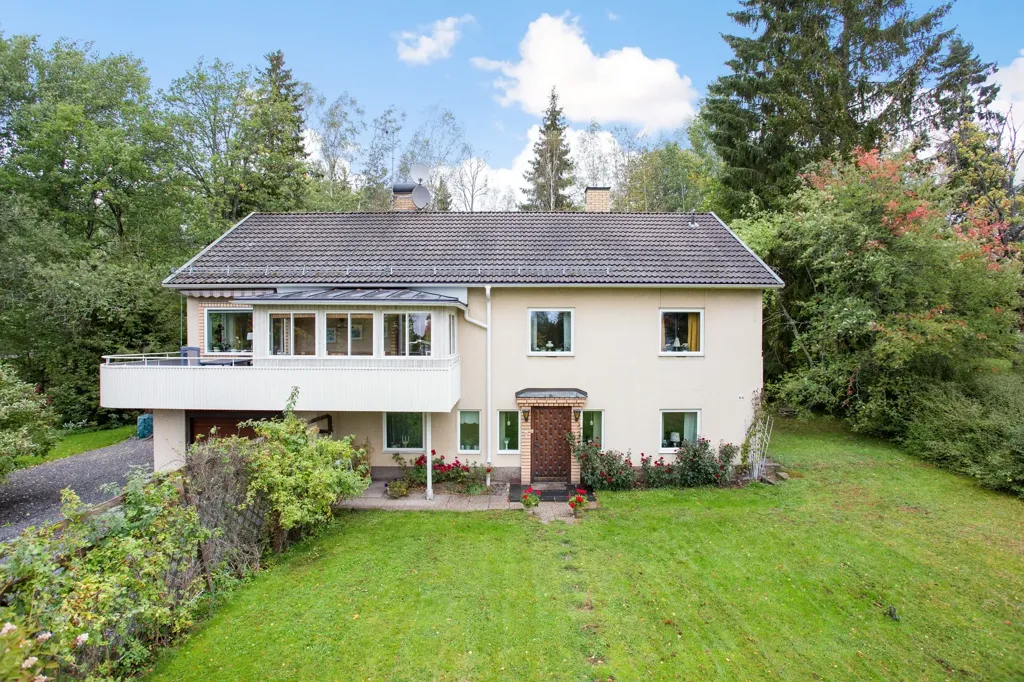 Extérieur - Disponent Villa with Lake View in Lindesberg