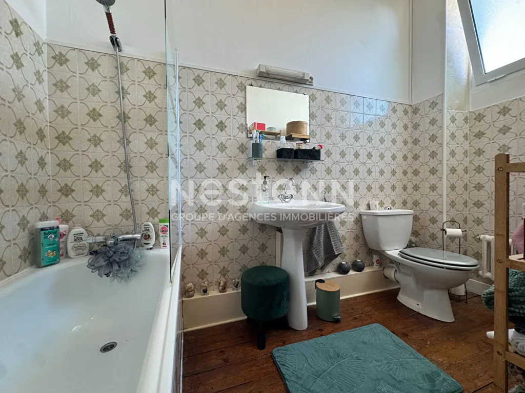 Salles de bain - Maison en Pierre avec Jardin à Tonnay-Charente