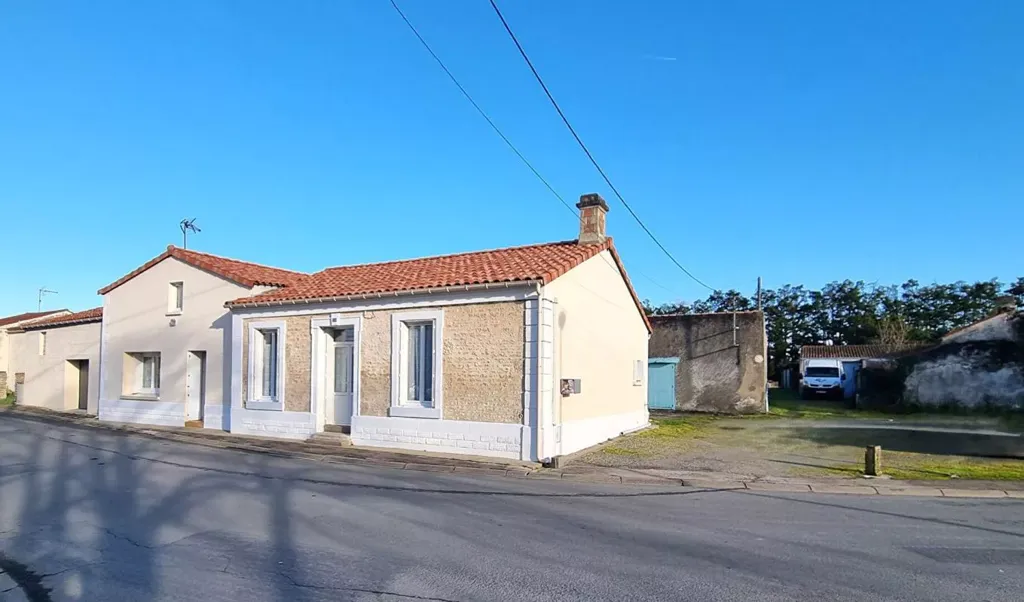 Extérieur - Maison avec Jardin et Garage à Les Magnils Reigniers