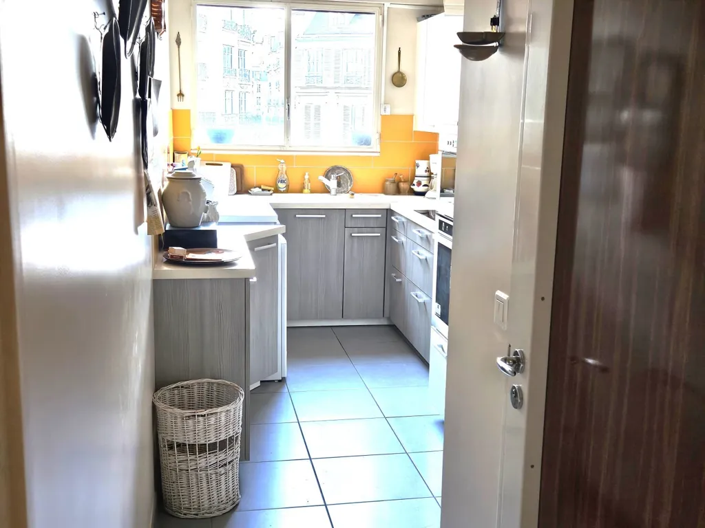 Cuisine - 6-Piece Apartment with Balcony in Passy