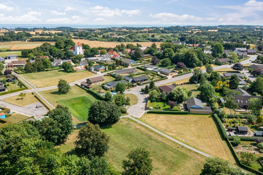 Õhuvaade - Year-Round Plot with 5G Coverage in Tranekær