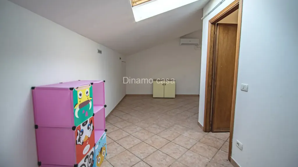Pièces - Apartment with Industrial Warehouse in Carmignano