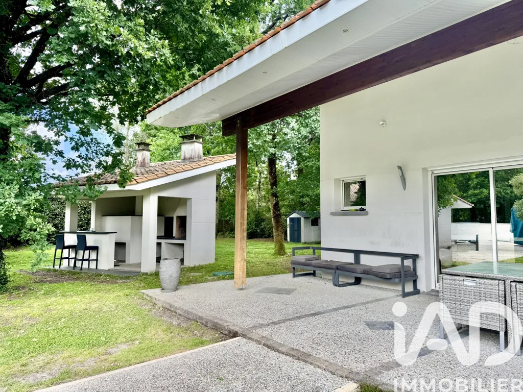 Terrass - Family House with Pool in Le Barp