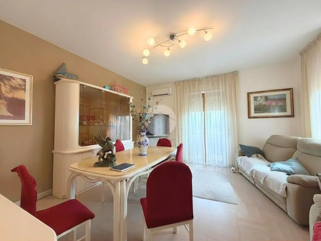 Sala da pranzo - Independent House with Garden in Spoltore