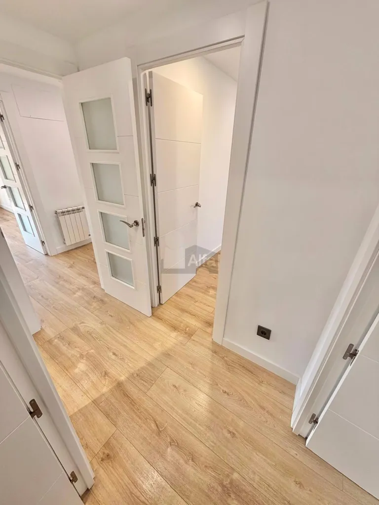 Esik - Modern Flat with Terrace in Prado de Somosaguas