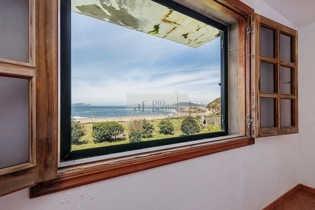 Pièces - Chalet to Renovate in Baiona