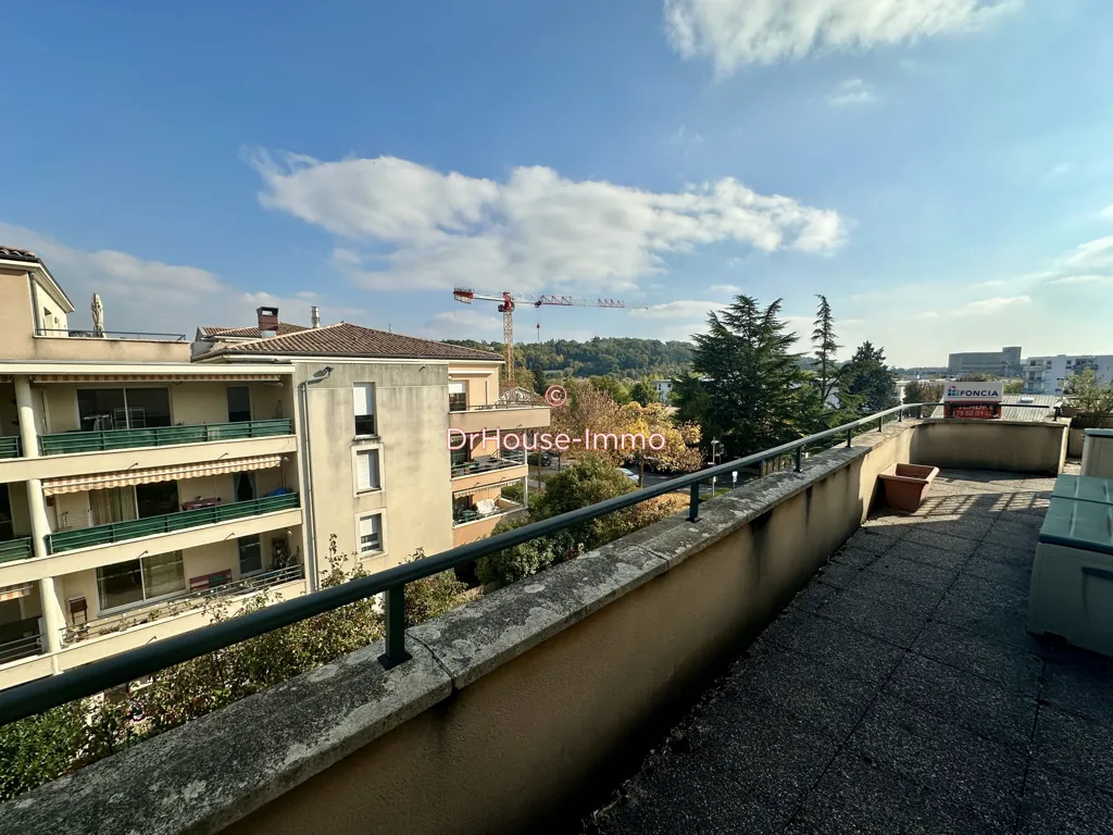 Balcone - Spacious Apartment with Terraces in Victor Hugo
