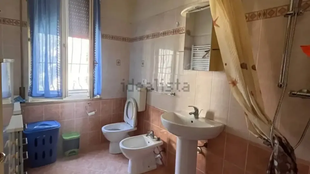 Bagni - Bifamily Villa with Garden in Suzzara