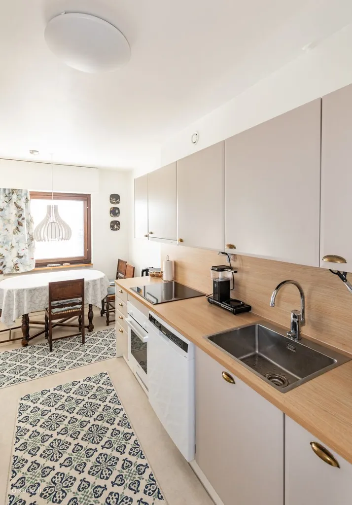 Köök - Modernised Apartment with Solar Panels in Heinola
