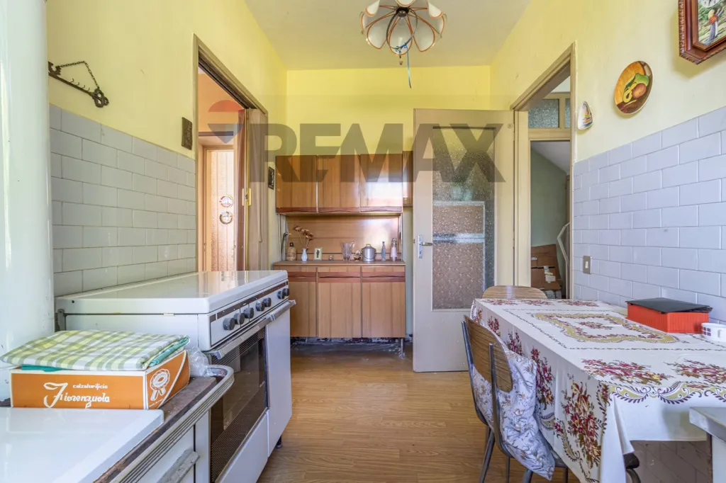Kitchen - Villa with Garden near Municipio