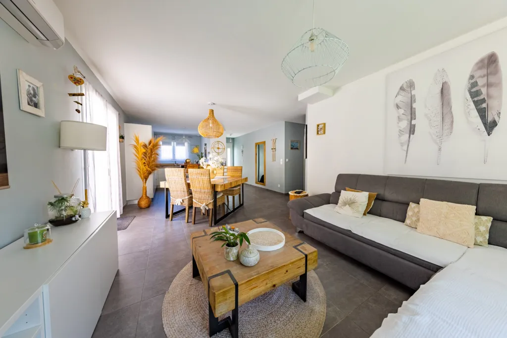 Séjour - Villa Contemporaine avec Piscine à Restinclières