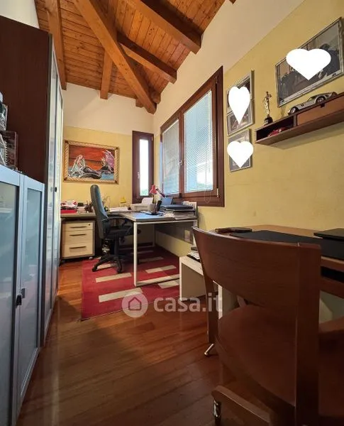 Bureau - Modern Villa with Private Garden in Cordenons