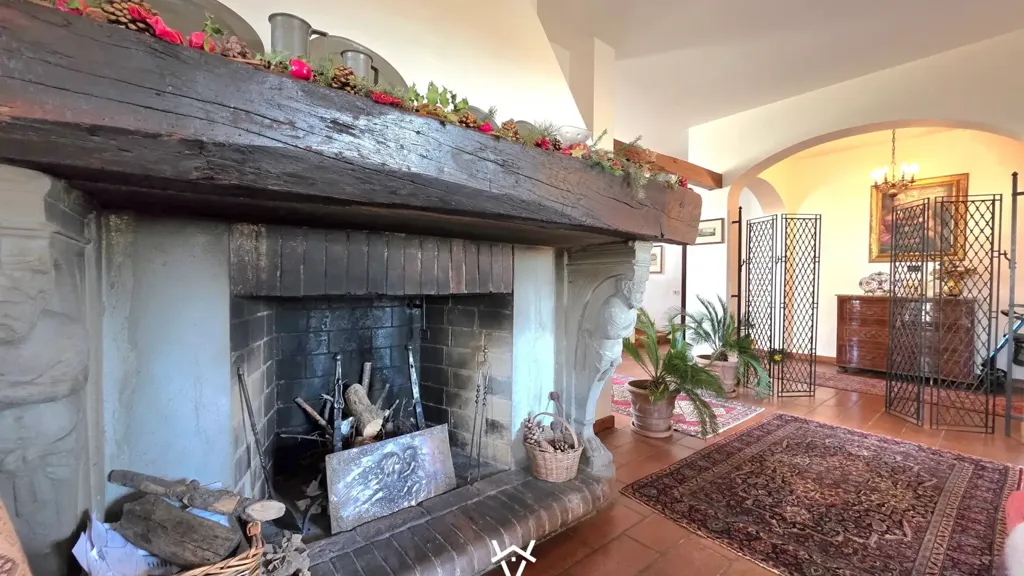 Living Room - Villa with Garden in Novara