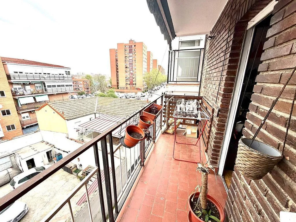 Balcon - Flat with Terrace and Balcony in Vallecas