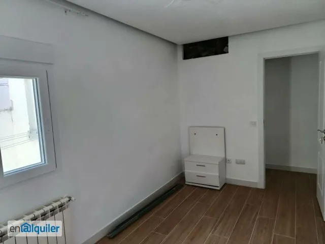 Rooms - Fully Furnished Flat with Ascensor in Latina