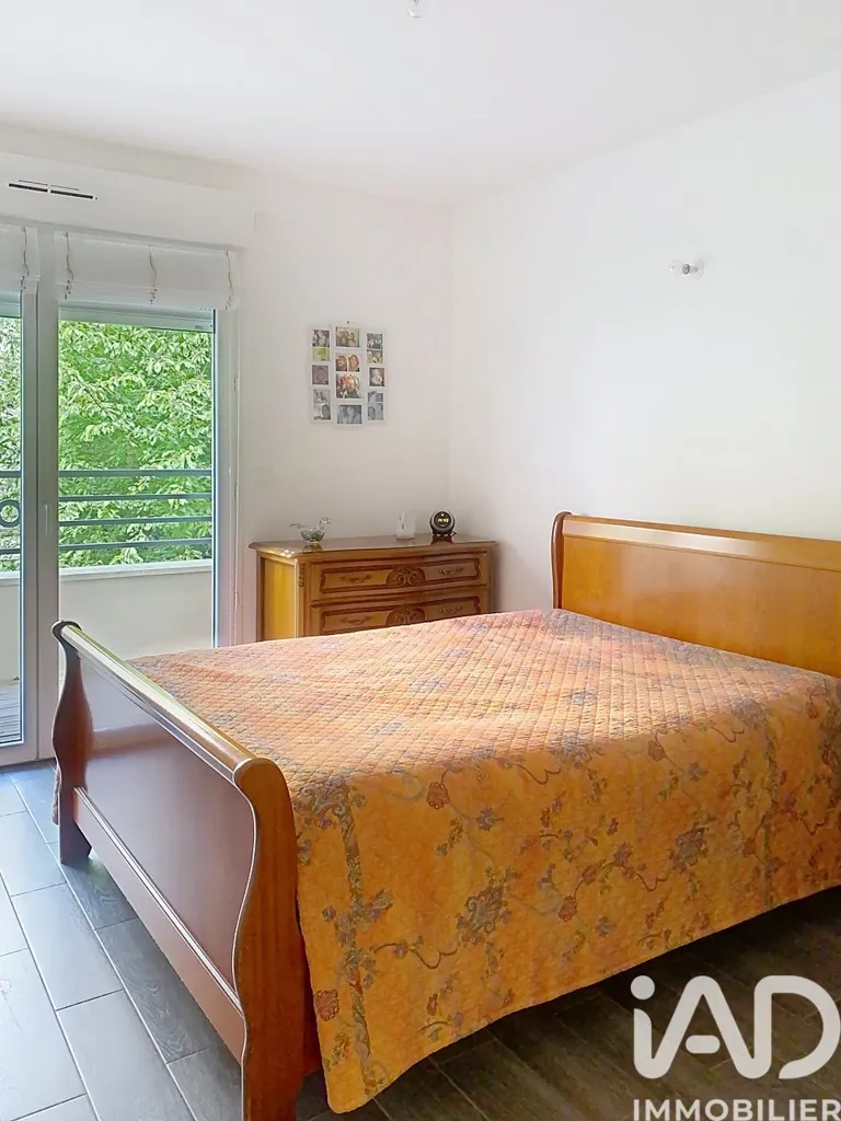 Chambres - Appartement Moderne avec Terrasse à Le Plessis-Trévise
