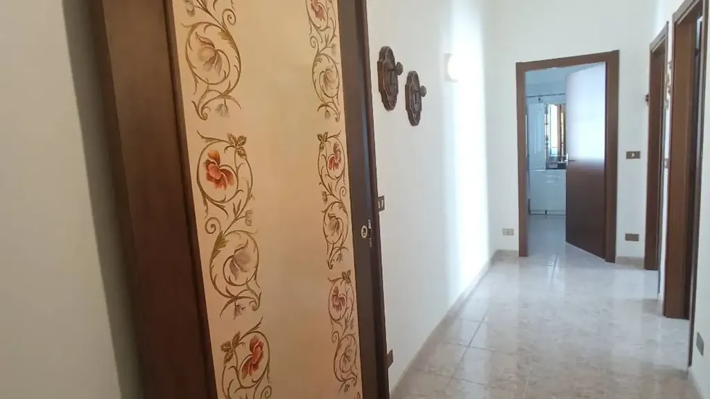 Esik - Villa with Garden in Central Mortara