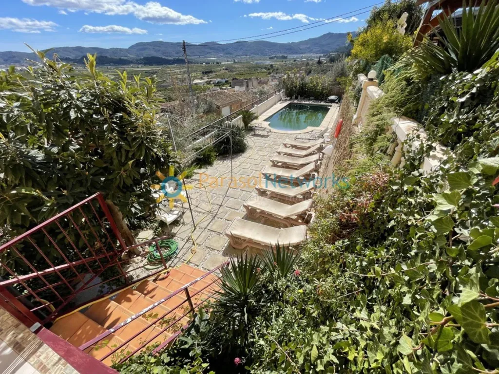 Bassein - Detached Villa with Pool in Ador