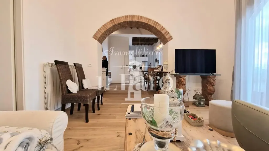 Séjour - Panoramic Apartment with Balcony in Signa