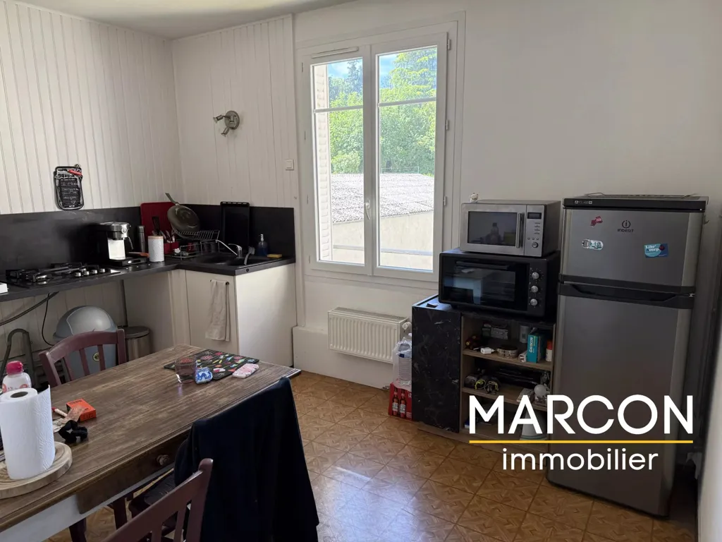 Köök - Secure 3-Bedroom Apartment in Guéret