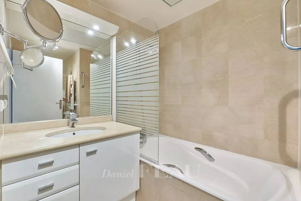 Vannitoad - Luxury Flat with Garden in Paris