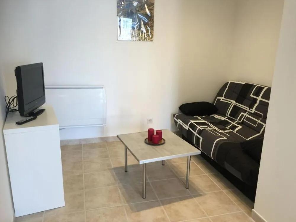Elutuba - Studio with Kitchen in Montargis