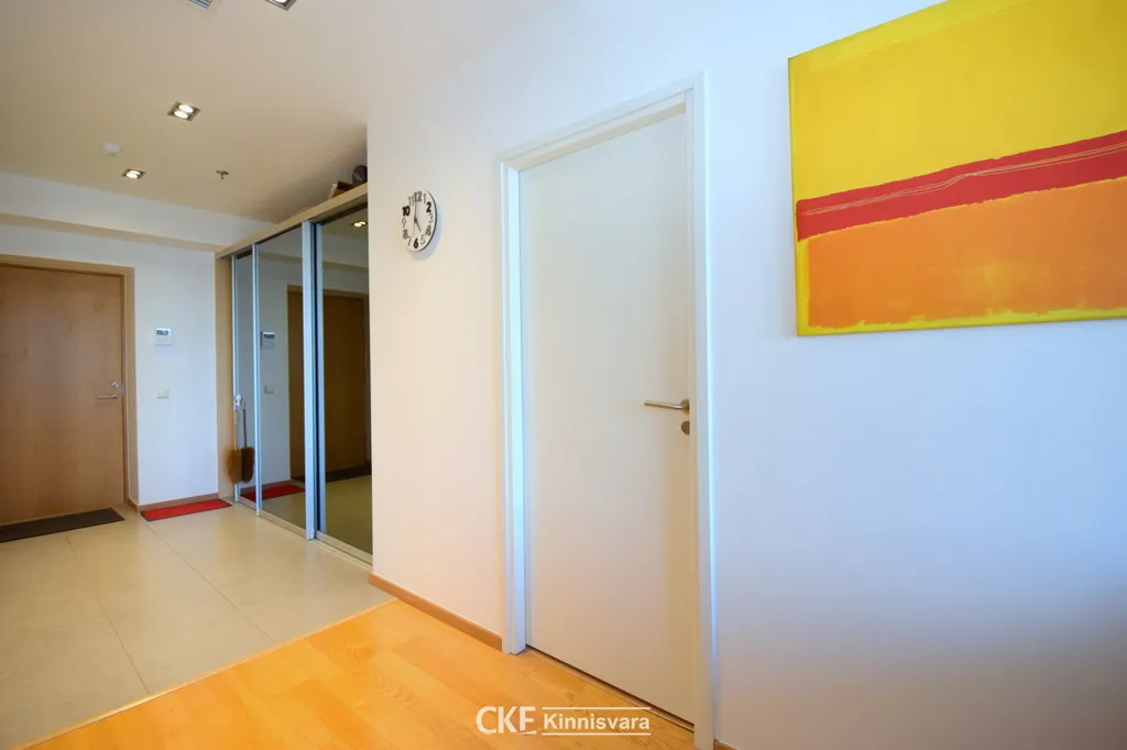 hallway_entrance