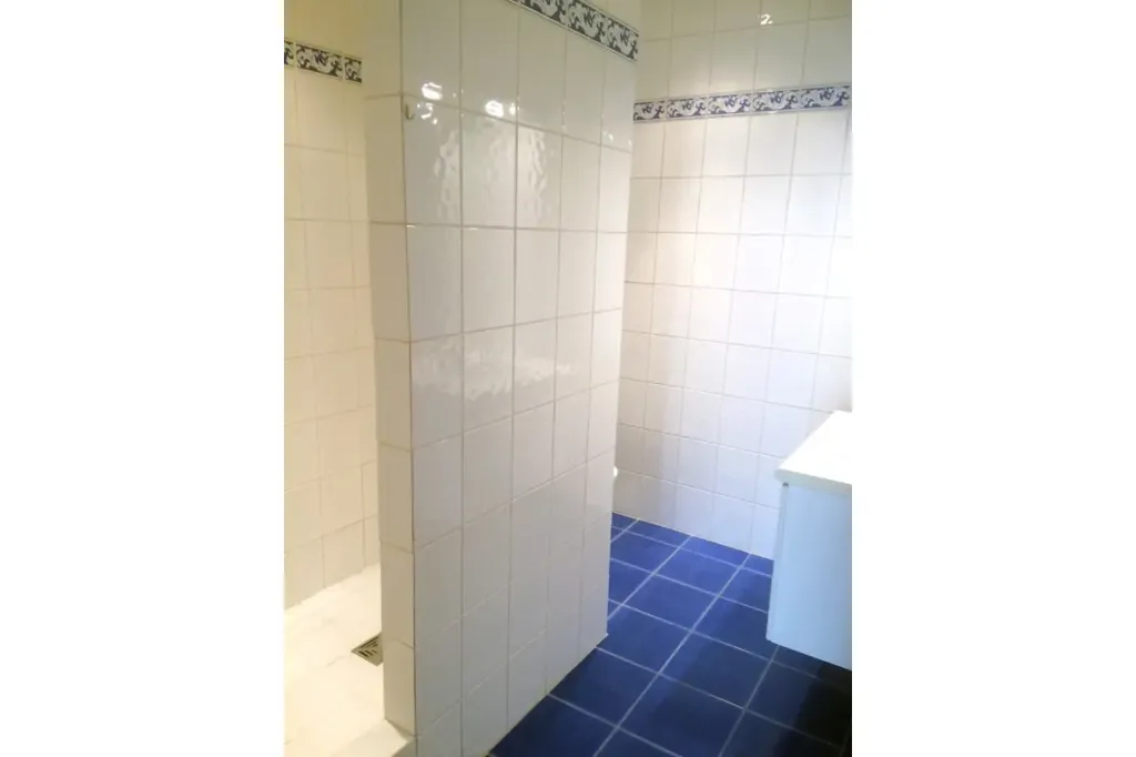 Bathrooms - Charming Flat with 2 Bedrooms in Grand Place