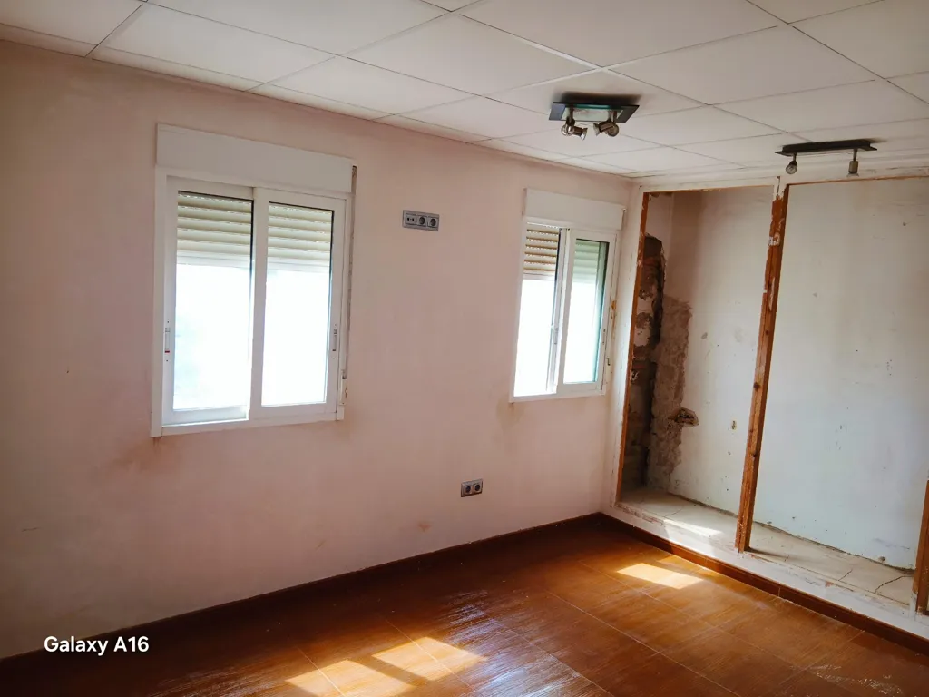Rooms - Reformed Flat with Balcony in Onda, Castellón