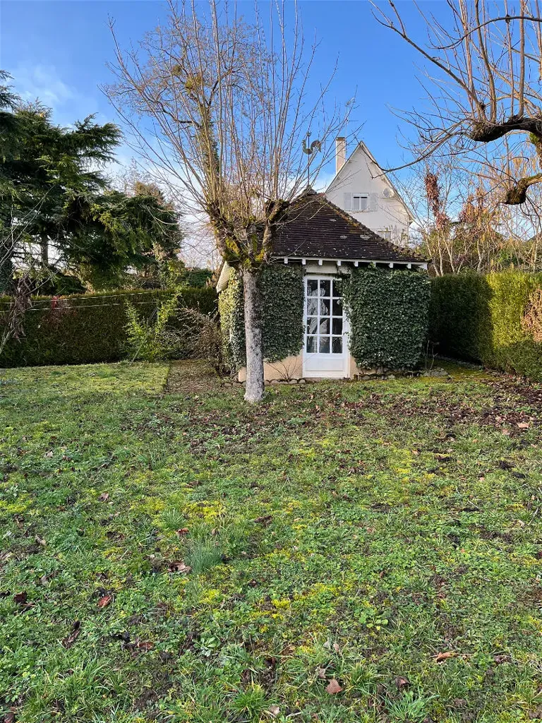 Jardin - Maison des Années 60 avec Vue Panoramique à Montmorillon