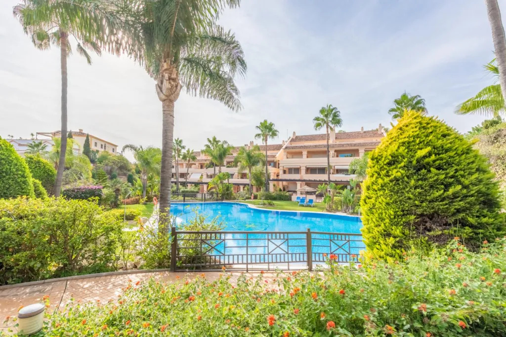 Piscine - Luxury Apartment with Sea Views in Marbella