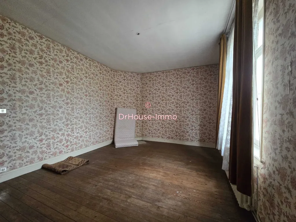 Toad - Spacious House with Garden in Roisel