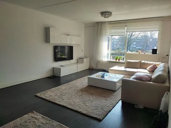 Elutuba - Apartment with Balcony in Amsterdam North